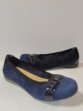 Clarks Collection Kinzie Women's leather Navy Blue Comfort Slip-On Ballet Flats